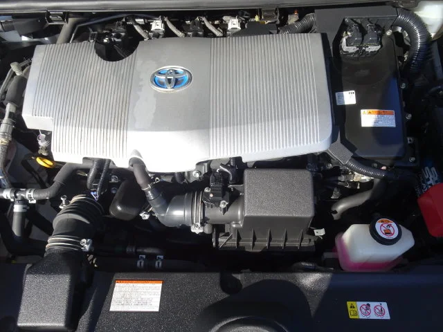 Used 2020 Super White Toyota LE image 13