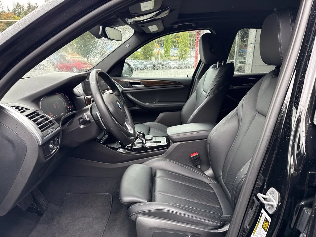 Used 2024 Black BMW xDrive30i image 15