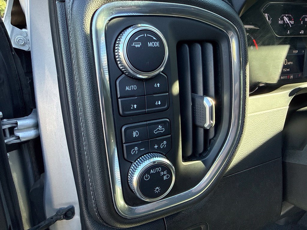 Used 2021 Silver GMC Elevation image 22