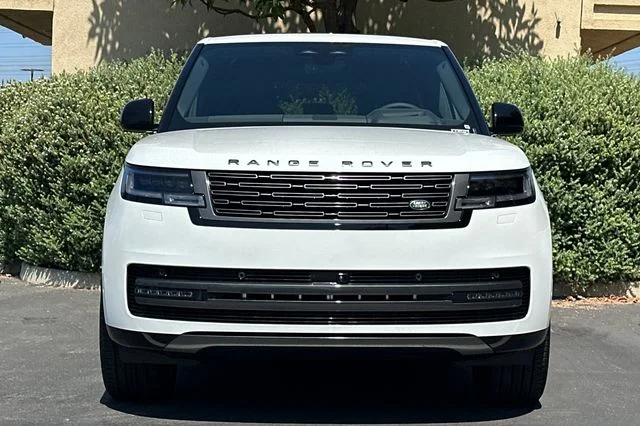 New 2026 Fuji White Land Rover SE image 8