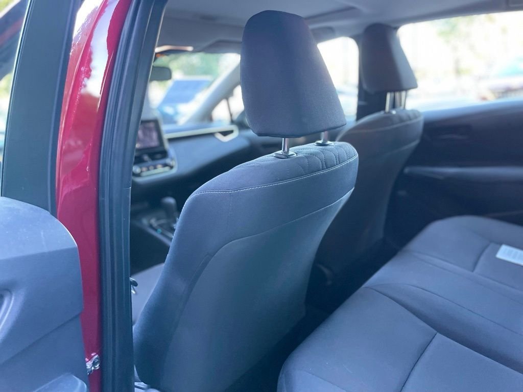 Used 2023 Pearl Toyota LE image 18