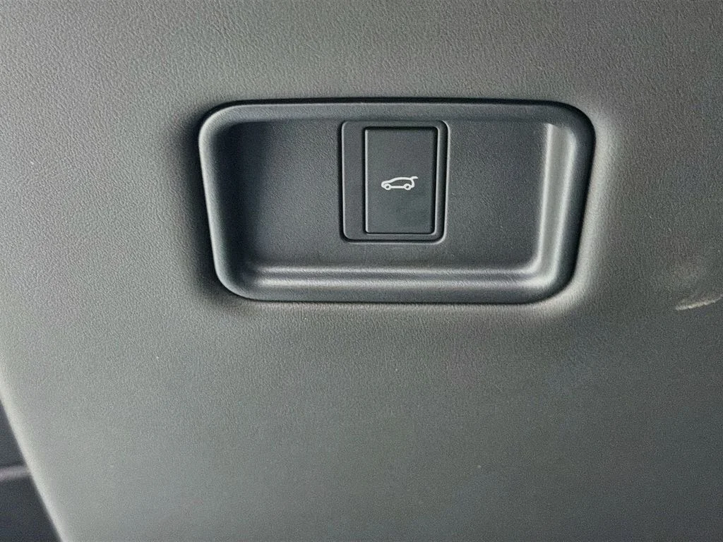 New 2026 Varesine Blue Land Rover SE 7 Seats image 10