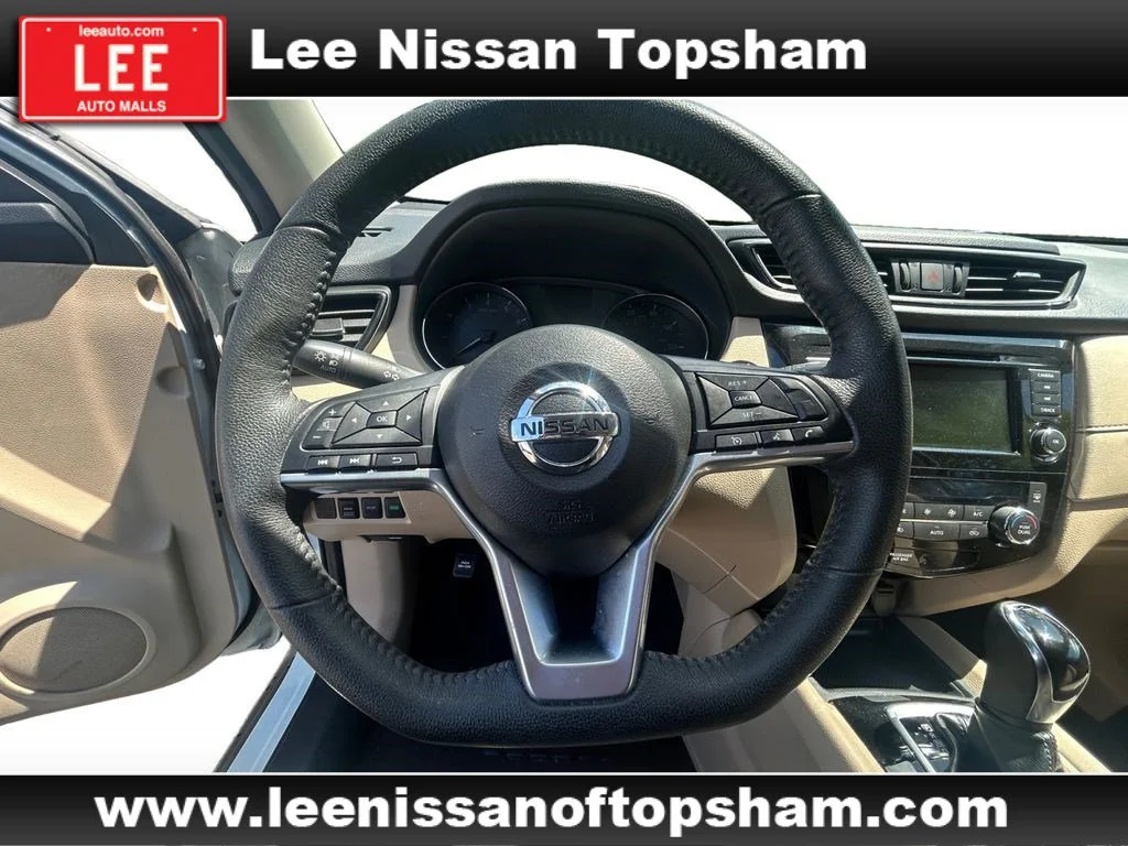 Used 2019 Pearl White Tricoat Nissan SV image 13