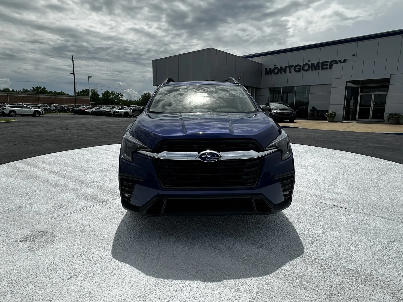 New 2026 SAPPHIRE BLUE PEARL Subaru Limited 7-Passenger image 2