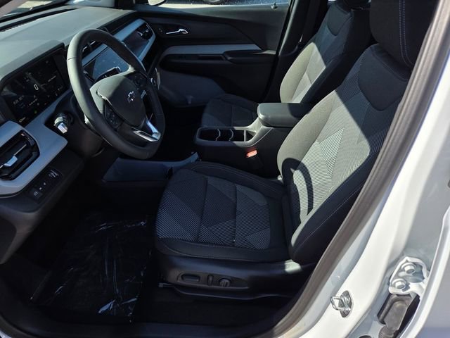 New 2027 Summit White Chevrolet LT image 6
