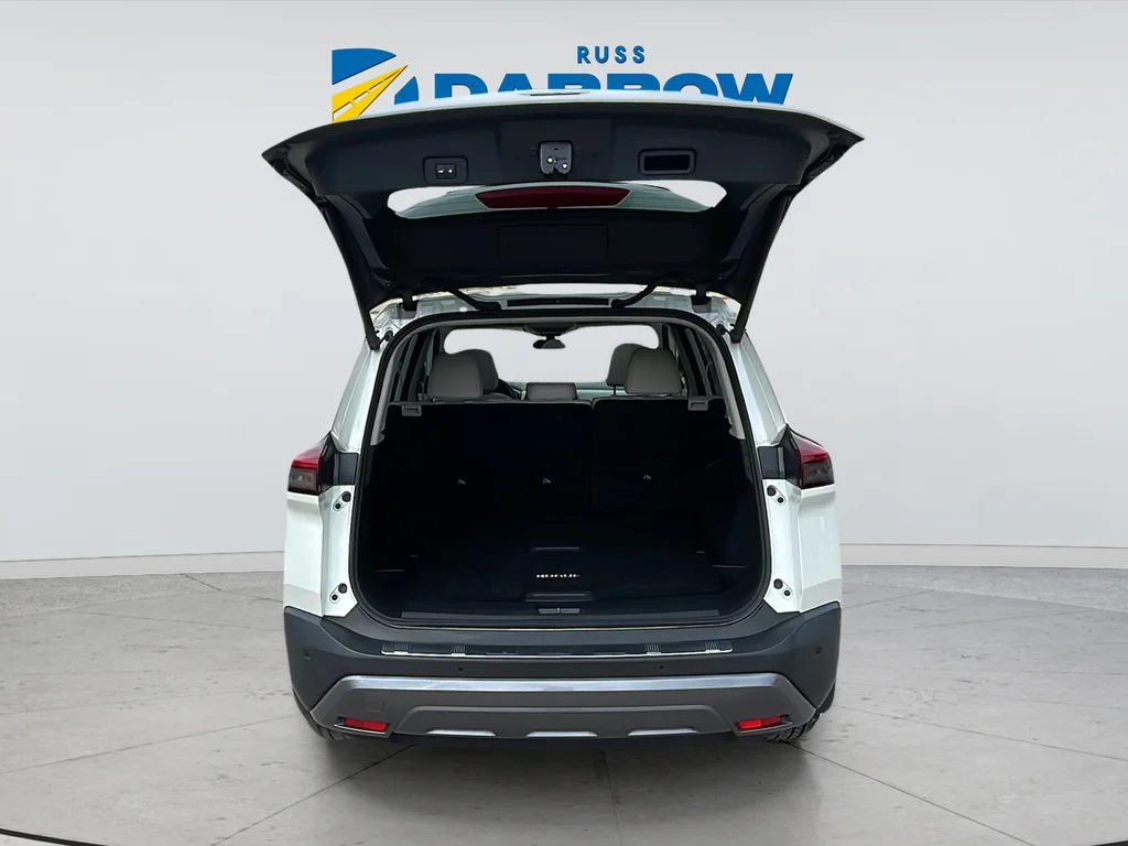 Used 2022 White Nissan SL image 31