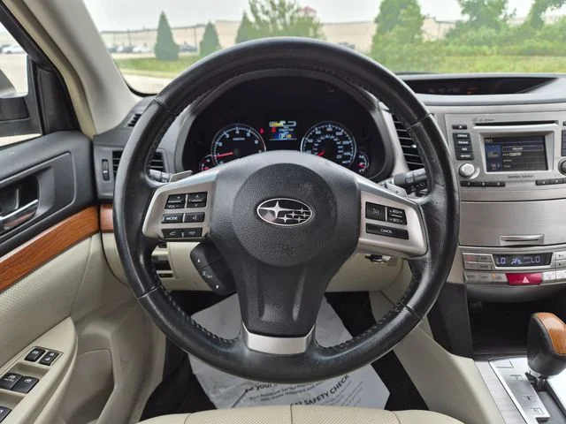Used 2013 Tan Subaru 2.5i image 18