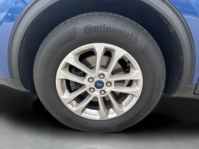 Used 2022 Blue Ford SE image 24