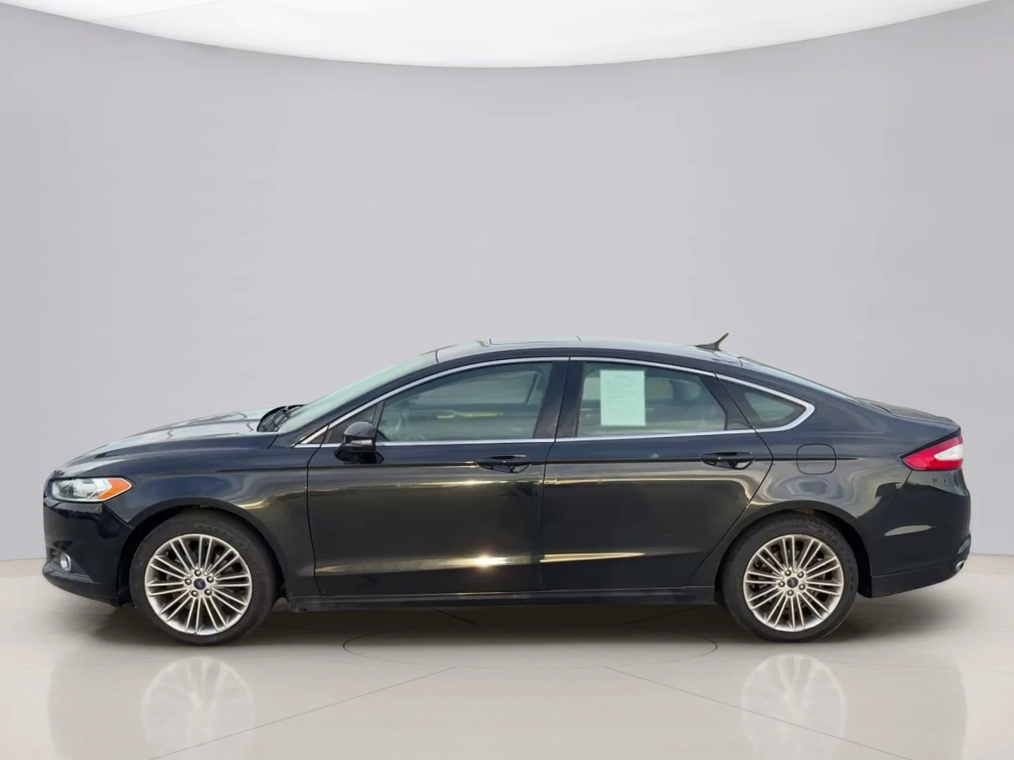 Used 2015 Black Ford SE image 2