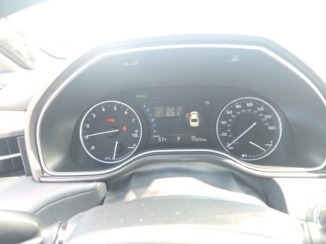 Used 2019 White Toyota XLE image 20
