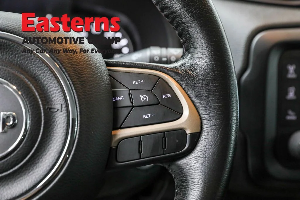 Used 2017 White Jeep Latitude image 16