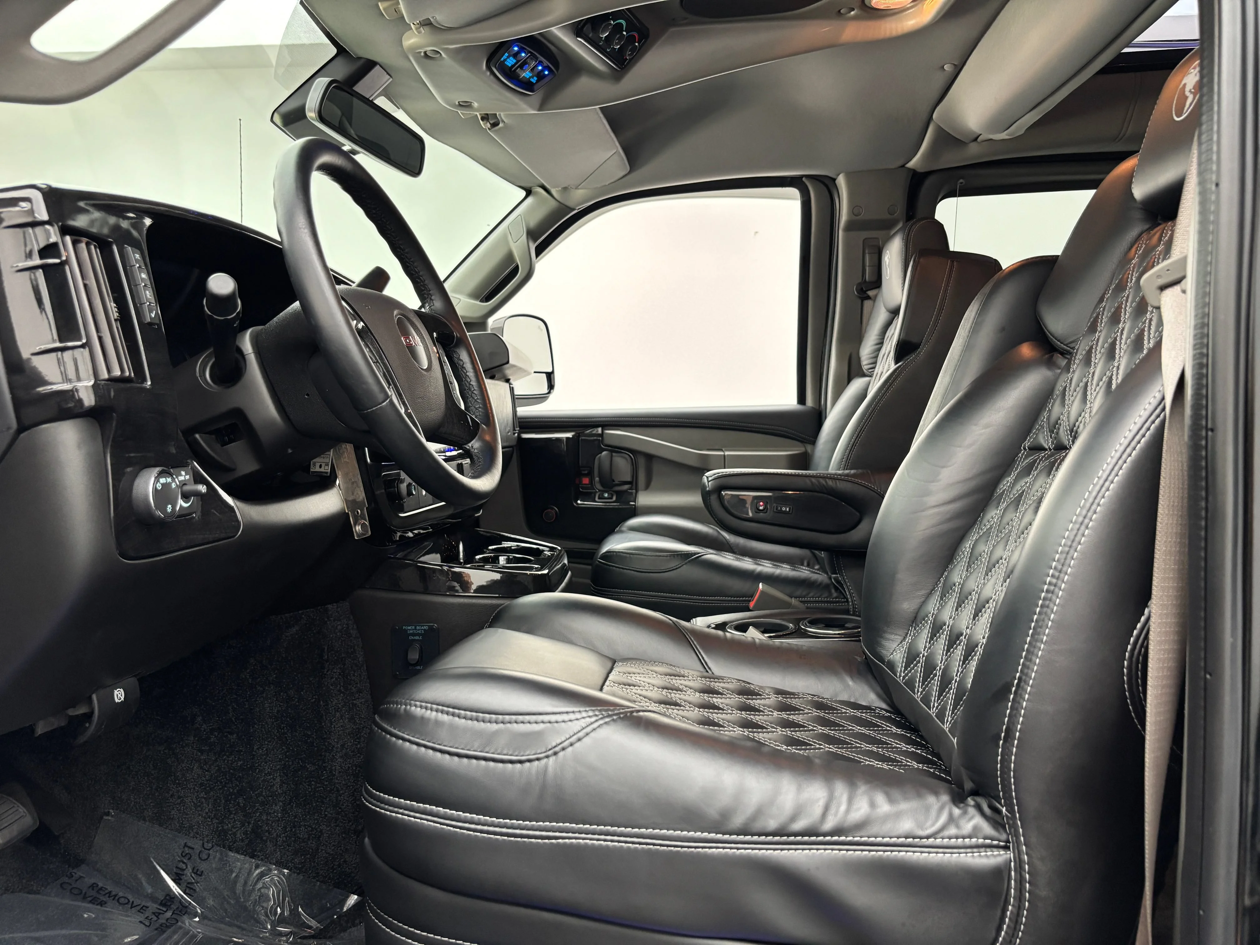Used 2025 Onyx Black GMC Work Van image 19