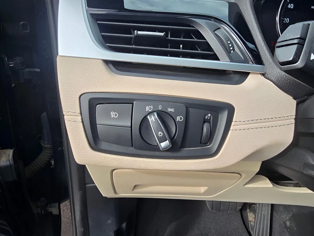 Used 2023 Jet Black BMW xDrive28i image 26