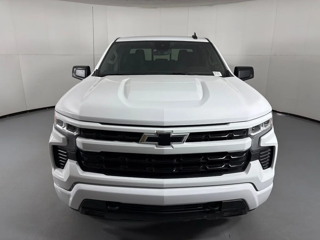 Used 2023 White Chevrolet RST image 3