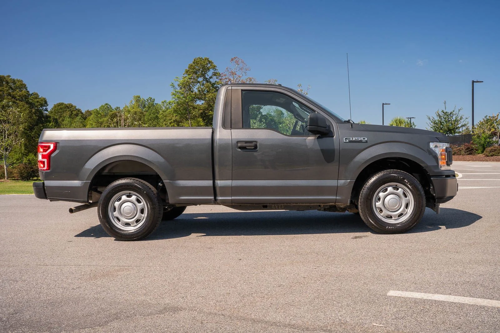 Used 2019 Gray Ford XL image 7