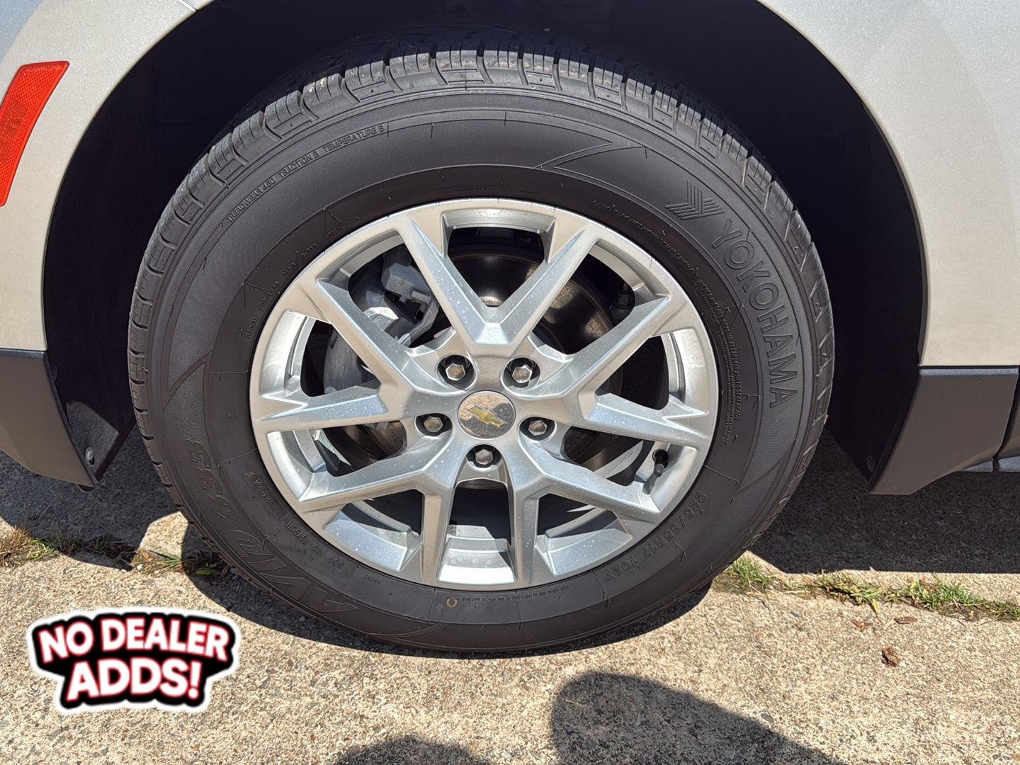 Used 2022 Silver Ice Metallic Chevrolet LT image 5