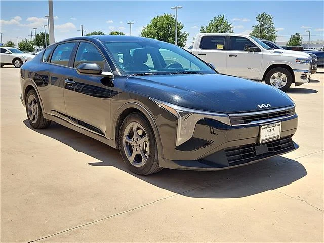 Used 2025 Black KIA LXS (IVT) image 4