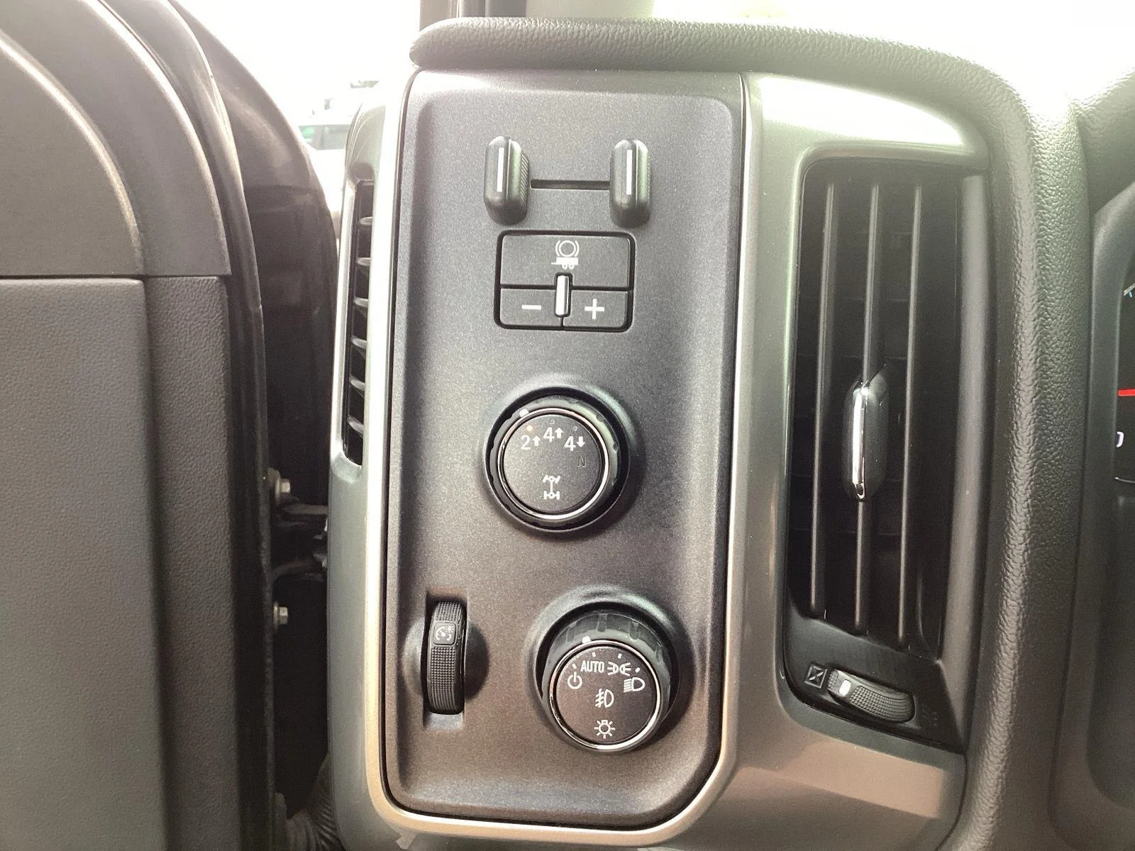 Used 2019 Black Chevrolet LT image 24