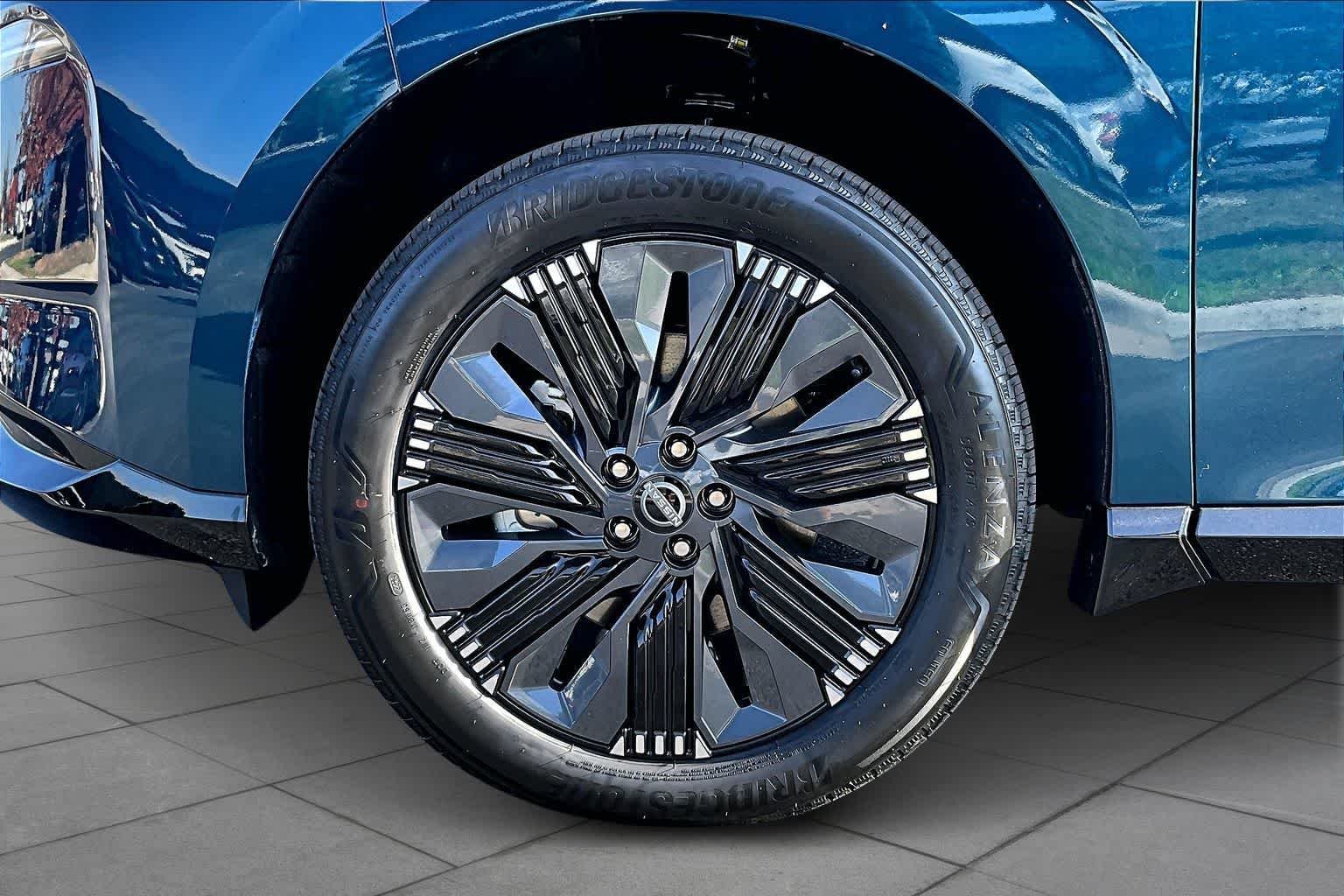 New 2026 Aurora Blue Pearl Metallic / Super Black Two-tone Nissan Platinum image 11