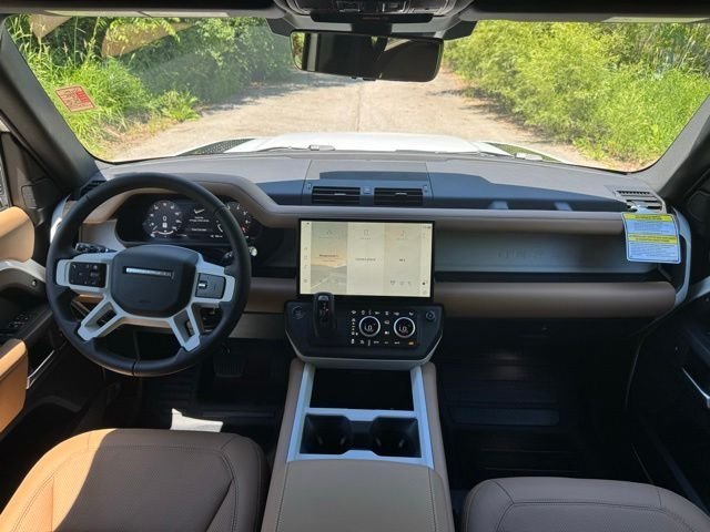 New 2026 Fuji White LAND ROVER X-Dynamic SE image 25