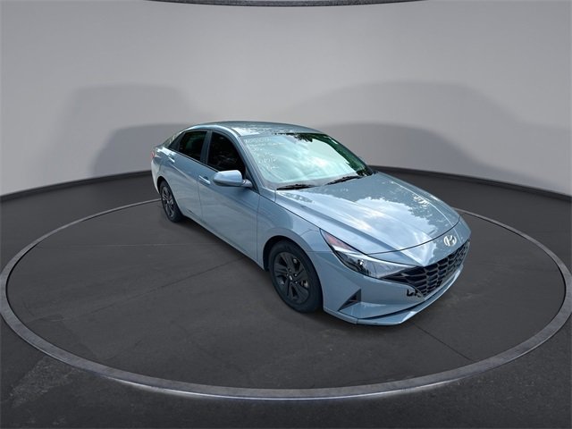 2021 Hyundai Elantra SEL photo 2