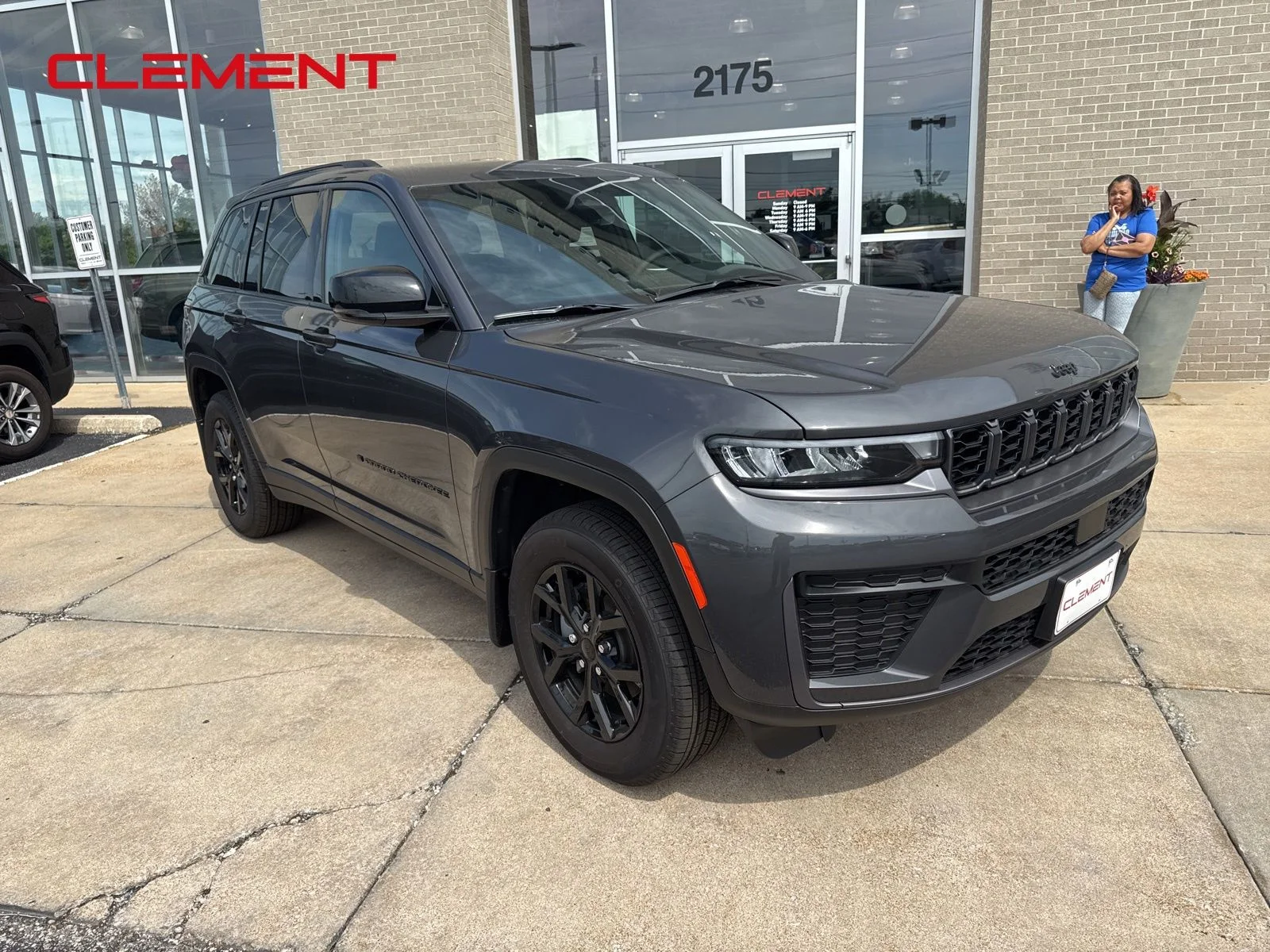 New 2026 Baltic Gray Metallic Clear-Coat Exterior Paint Jeep Altitude image 13