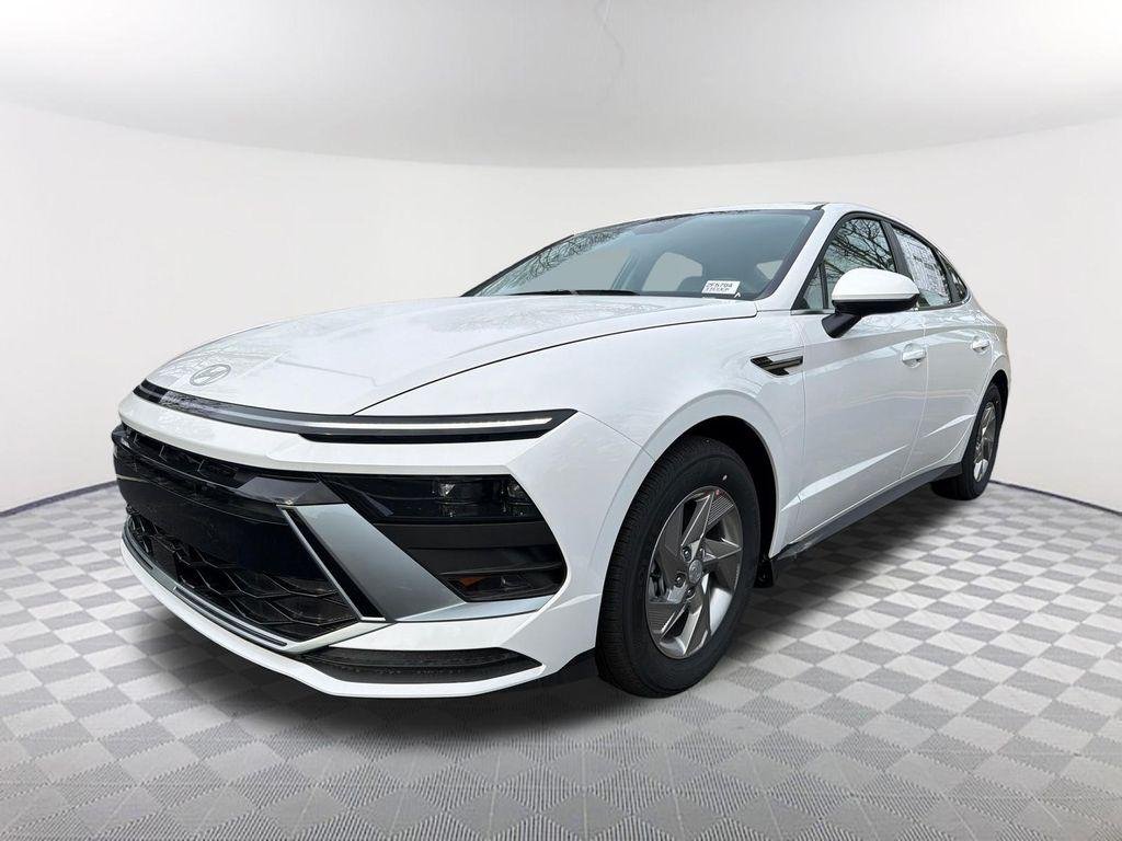 2026 Hyundai Sonata SE's photo