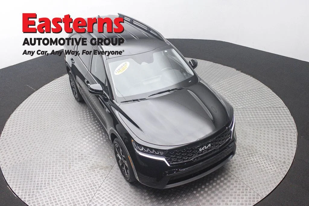Used 2022 Black Kia S image 3