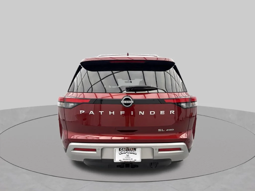 Used 2023 Scarlet Nissan SL image 8