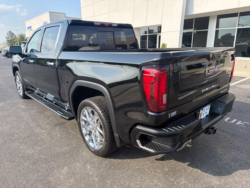 Used 2022 Onyx Black GMC Denali image 3