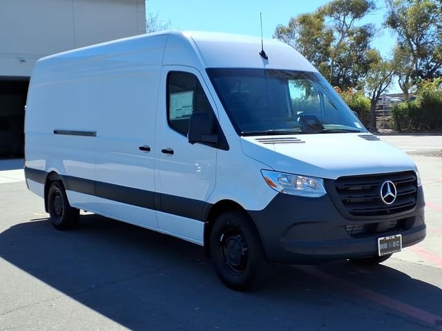 New 2026 White Mercedes-Benz Cargo 170 WB image 17