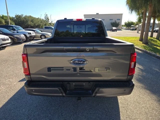 Used 2022 Gray Metallic Ford XLT image 4