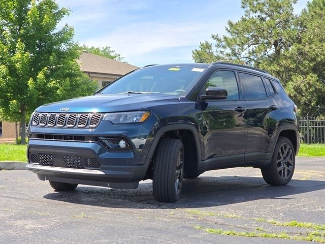 New 2026 Fathom Blue Pearl-Coat Exterior Paint Jeep Limited image 24