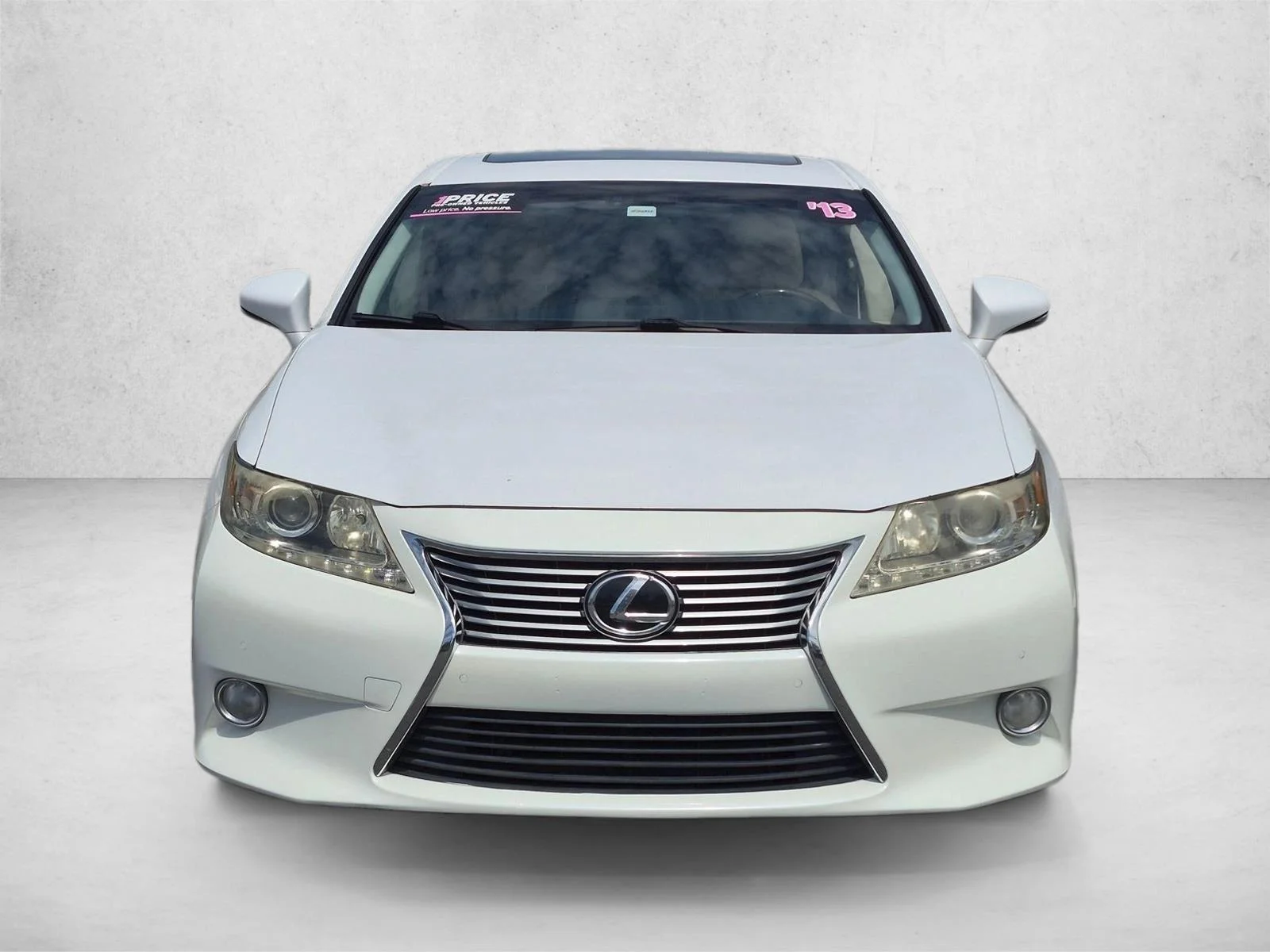 Used 2013 Starfire Pearl Lexus 4dr Sdn image 2