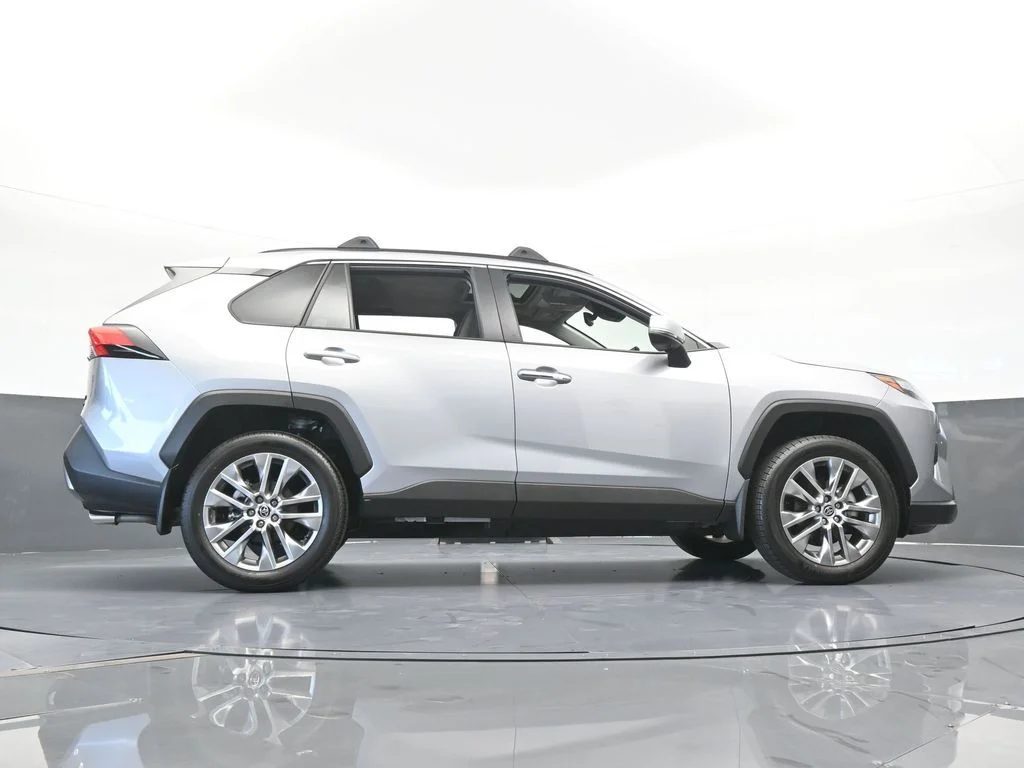 Used 2025 Silver Sky Metallic Toyota Limited image 69
