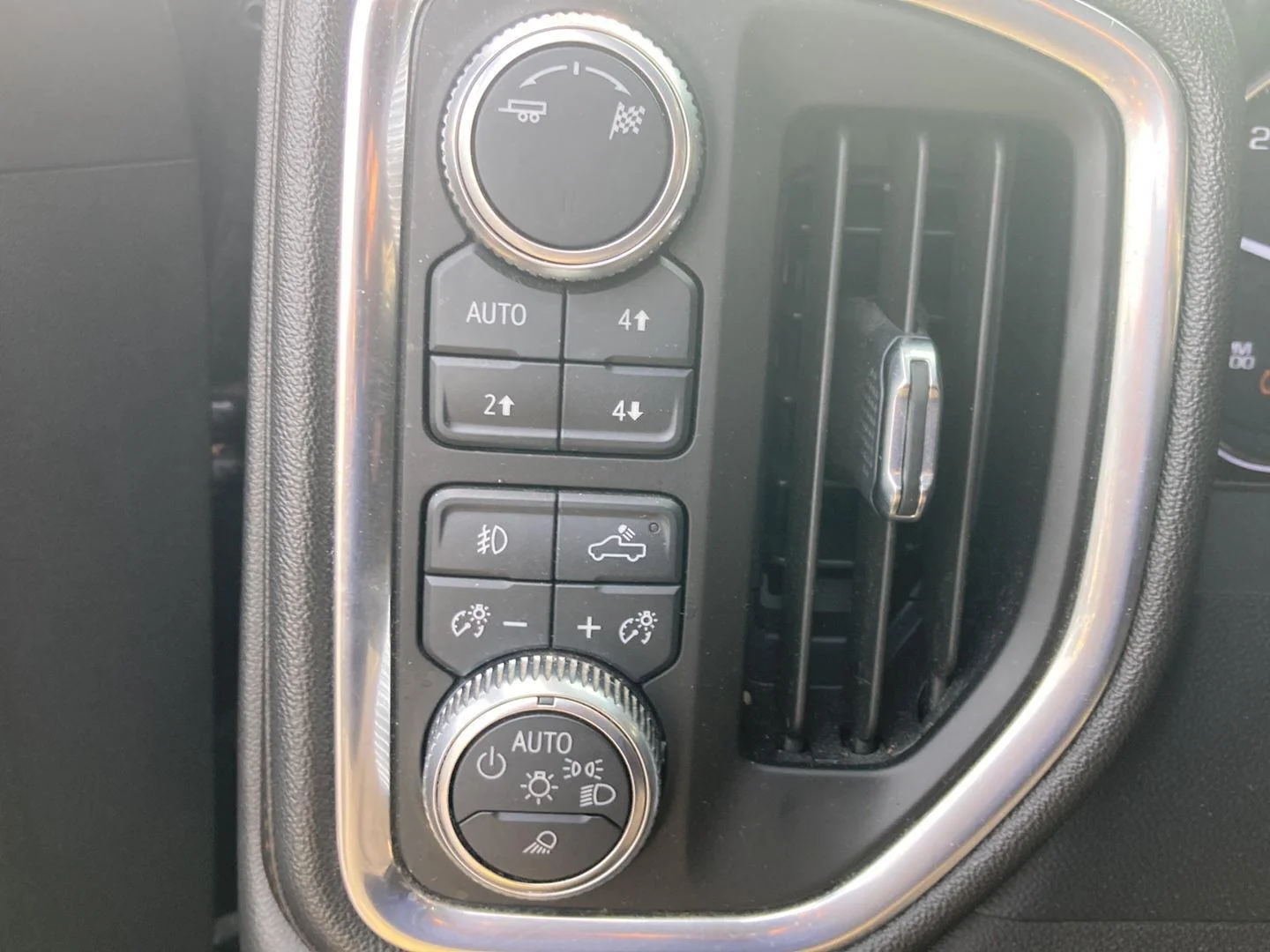 Used 2019 Onyx Black GMC AT4 image 13
