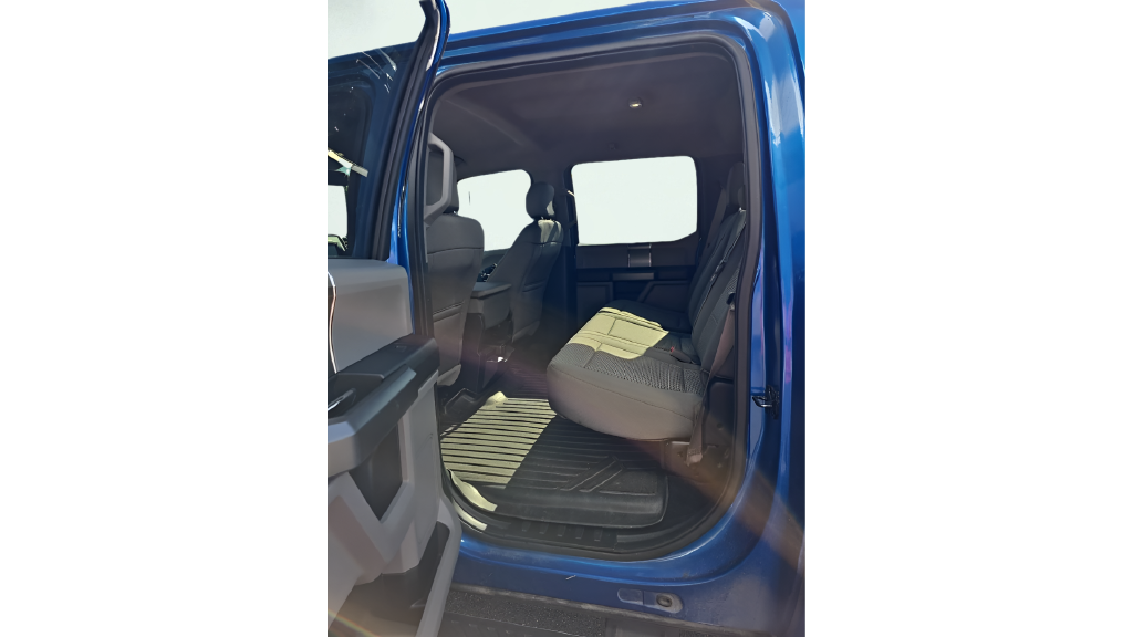 Used 2016 Blue Flame Metallic Ford XLT image 13