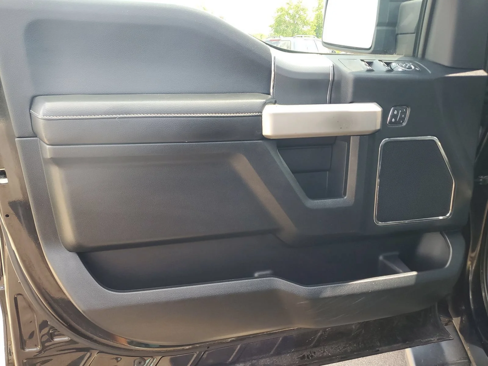 Used 2017 Black Ford Lariat image 11