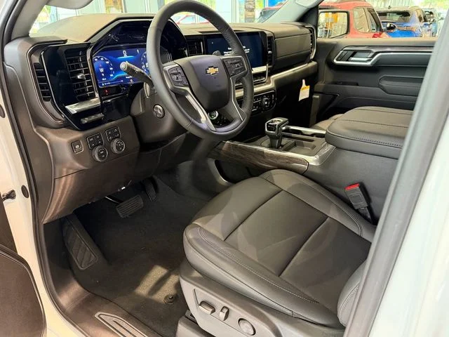 2025 Chevrolet Silverado 1500 LTZ - Photo 28