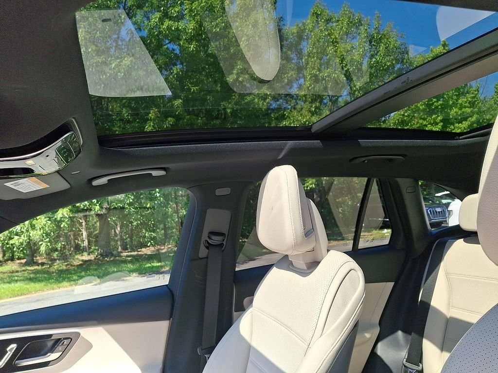 Certified Used 2026 Polar White Mercedes-Benz GLC 300 image 14