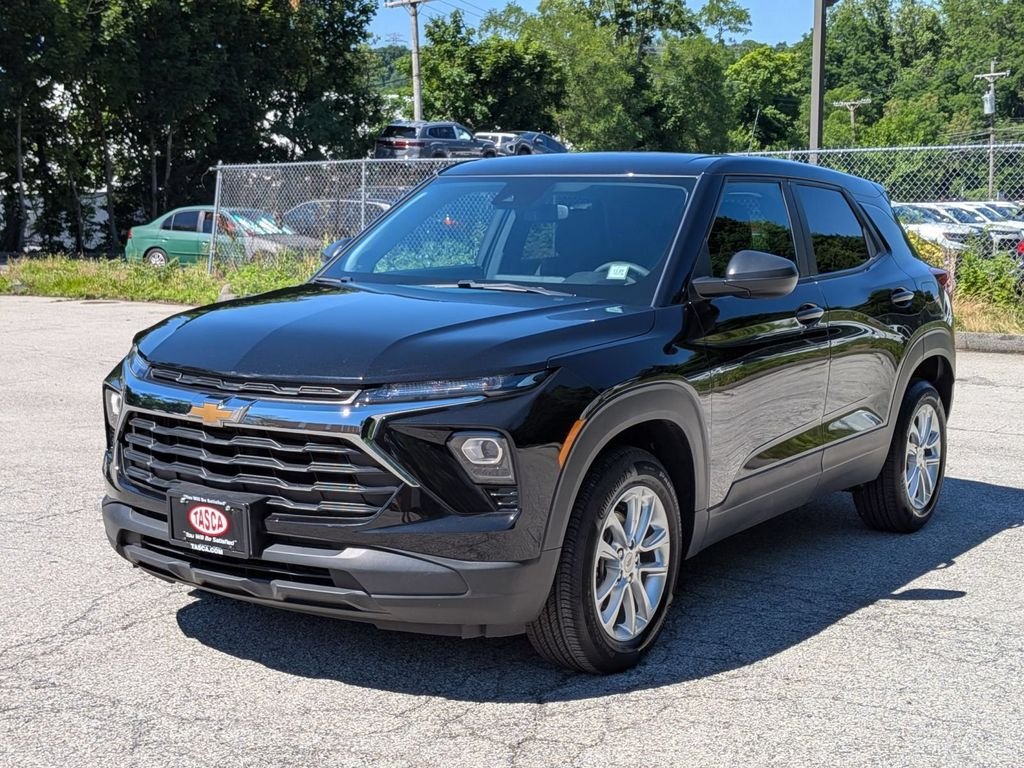 Used 2025 Black Chevrolet LS image 9