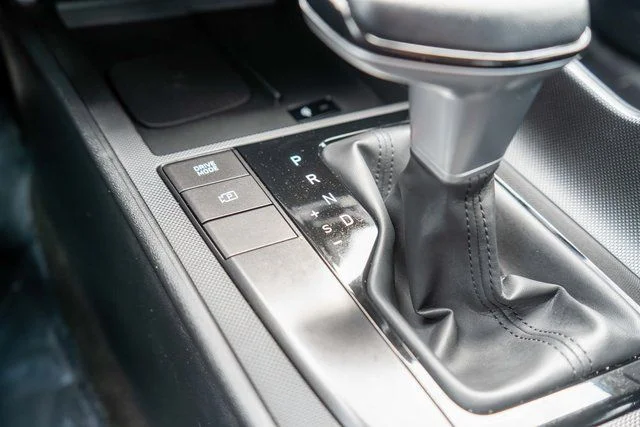 Used 2025 Gray Hyundai SEL Sport image 29