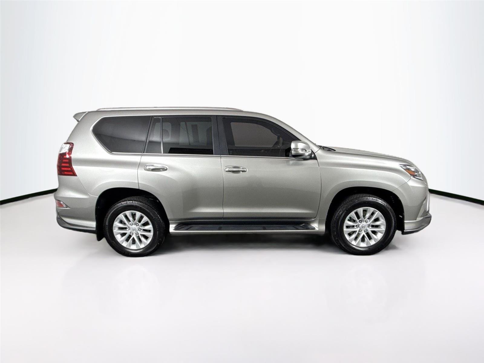 Used 2021 Atomic Silver Lexus GX 460 Premium image 11