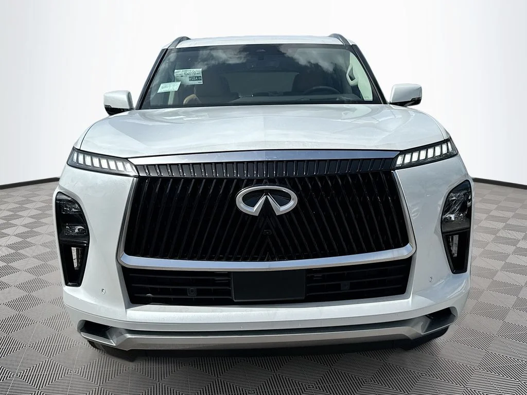 New 2027 RADIANT WHITE INFINITI Luxe 4WD image 2