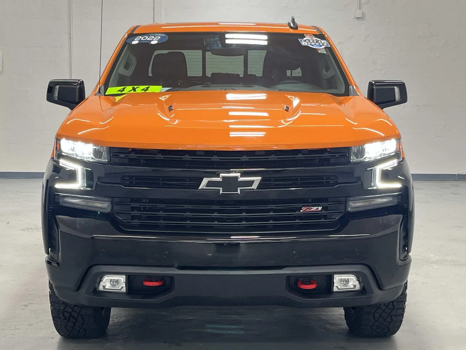 Used 2022 All normally body colored non-sheet metal parts will be black including front fender extensions, cab spoiler on Double & Crew cabs and LT trim door handles. May require extended lead time. Chevrolet LT Trail Boss image 3