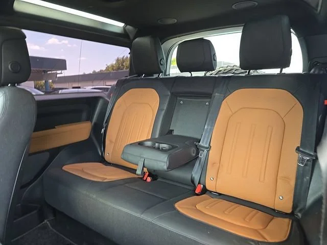 Used 2022 Gray Land Rover X image 4