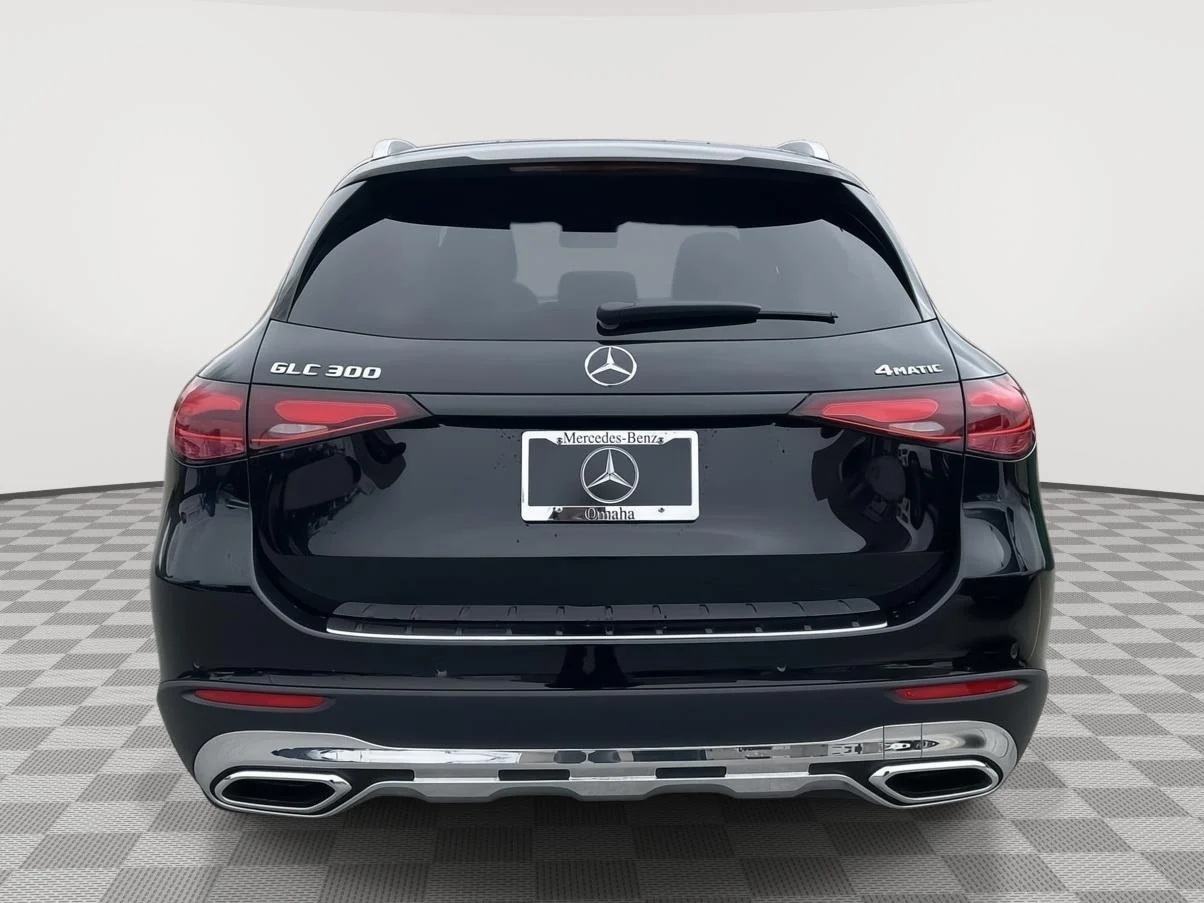 New 2026 BLACK Mercedes-Benz GLC 300 image 4