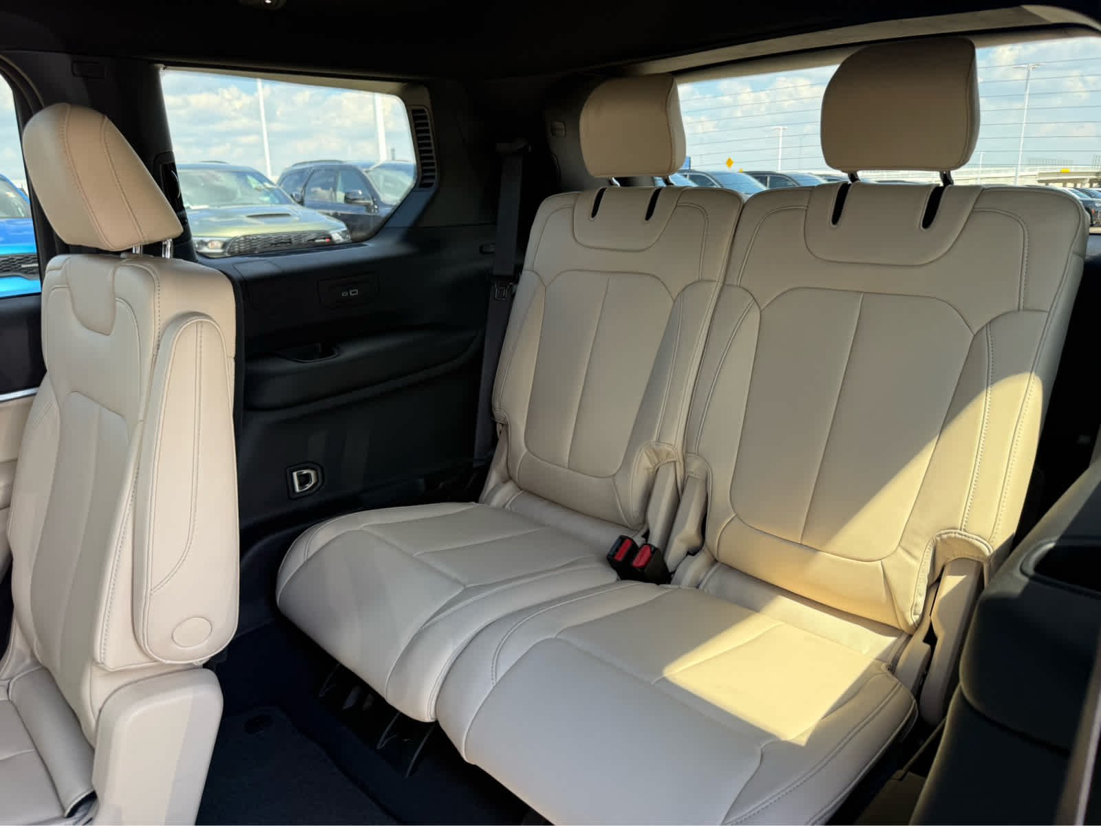 Used 2024 Velvet Red Pearlcoat Jeep Limited image 12