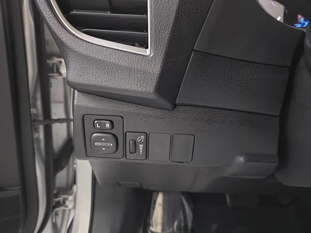 Used 2014 Classic Silver Metallic Toyota S Premium image 25