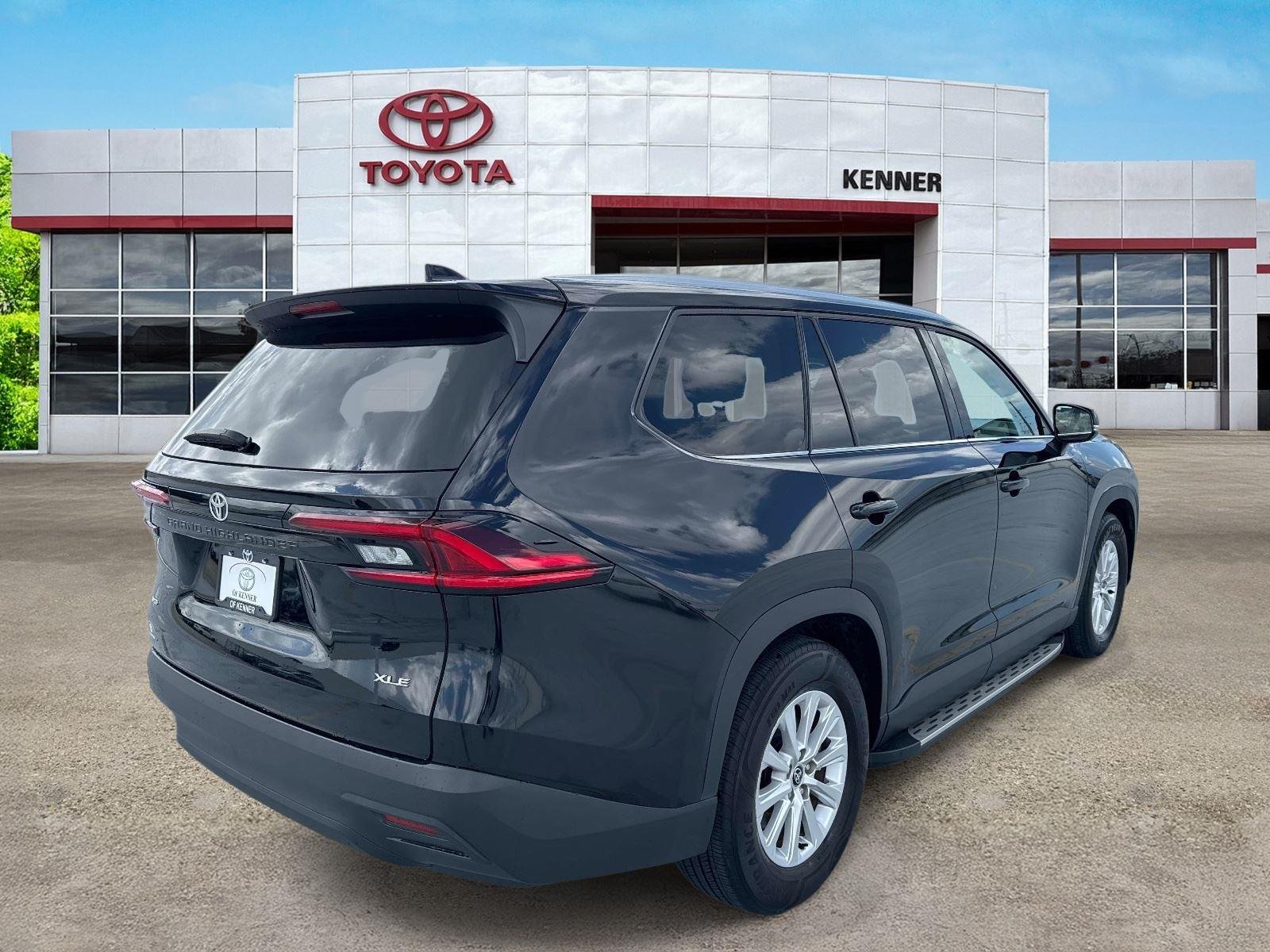 Used 2025 Midnight Black Metallic Toyota XLE image 6